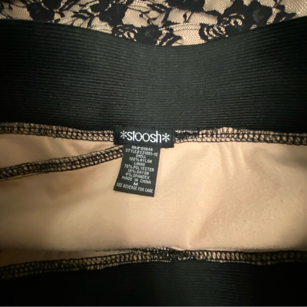 10/$20 NWOT Stoosh lace overlay miniskirt - Picture 9 of 9